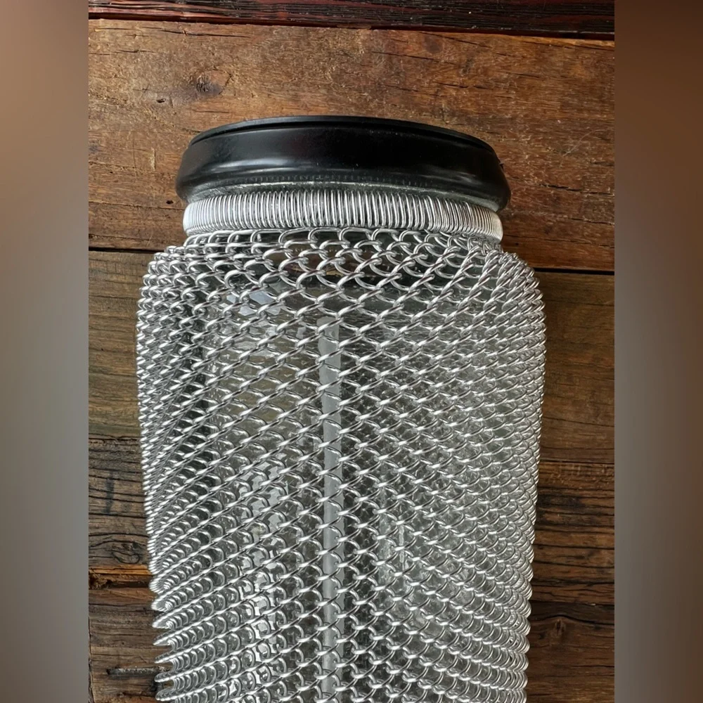 Vintage Classic Soda Siphon Seltzer Glass Bottle with Wire Mesh